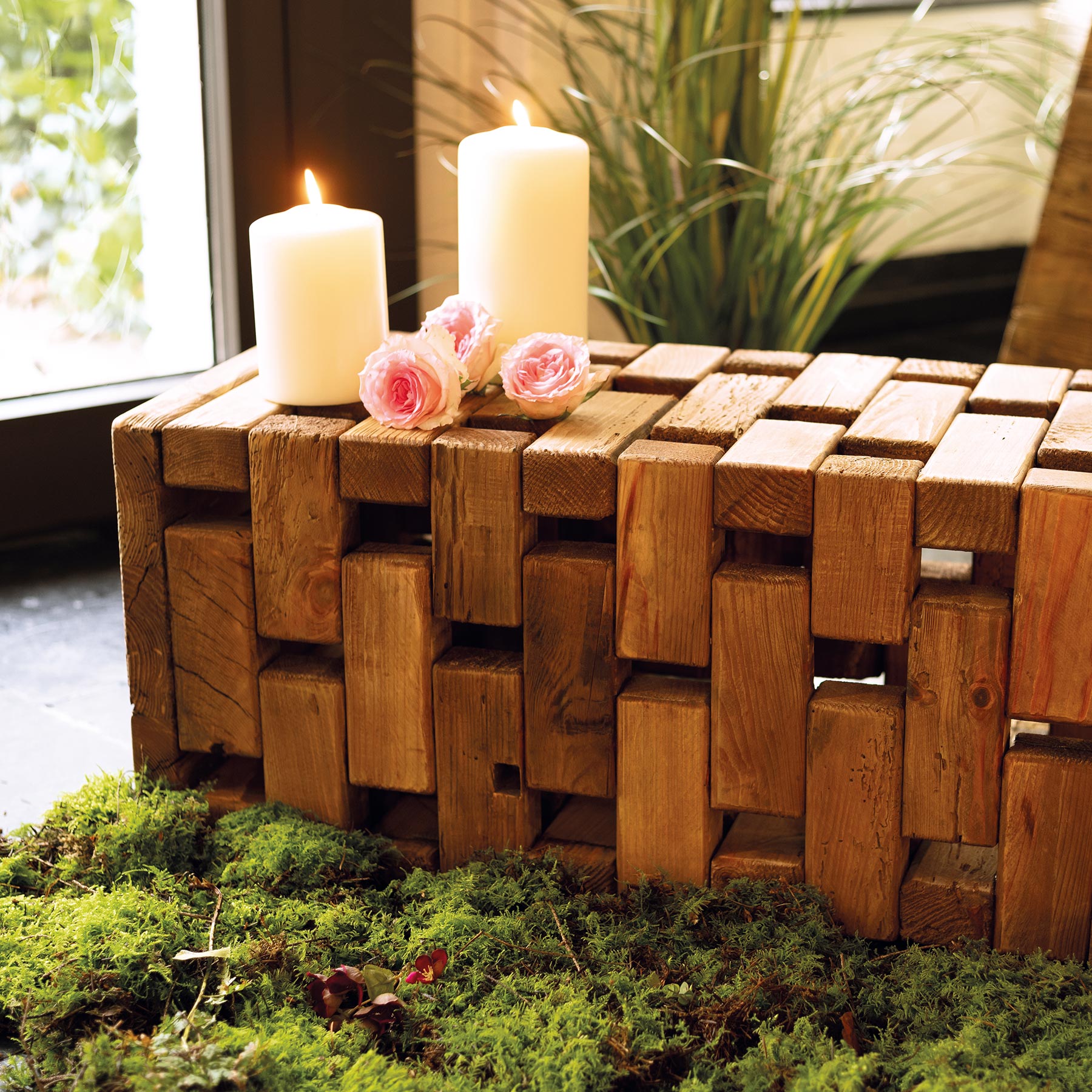 Urnensäule aus Pinienholz – Bild 3